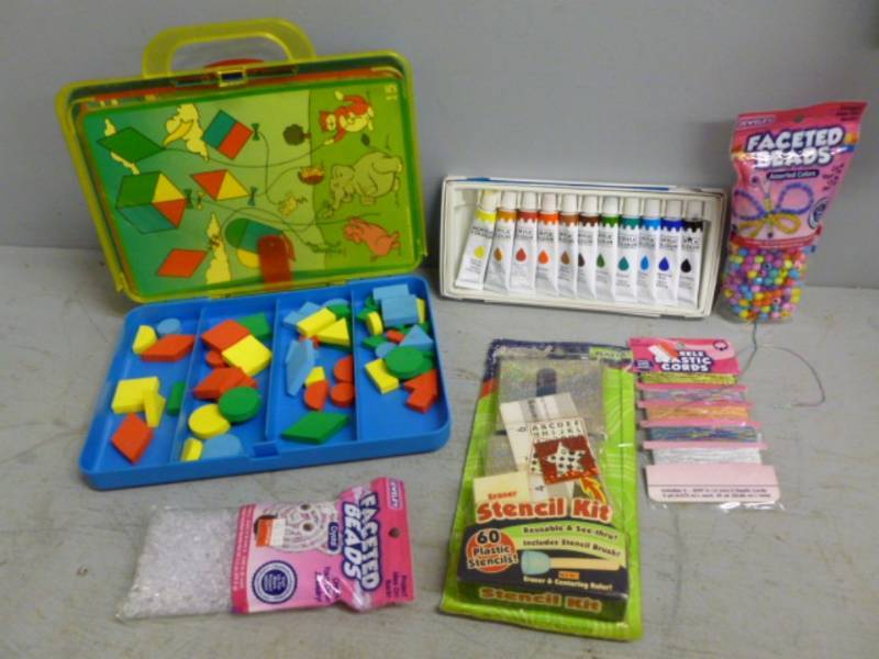 lot 137 image: Craft Items