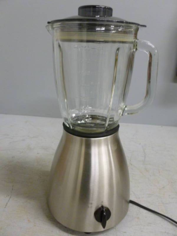 lot 141 image: Kitchen Blender