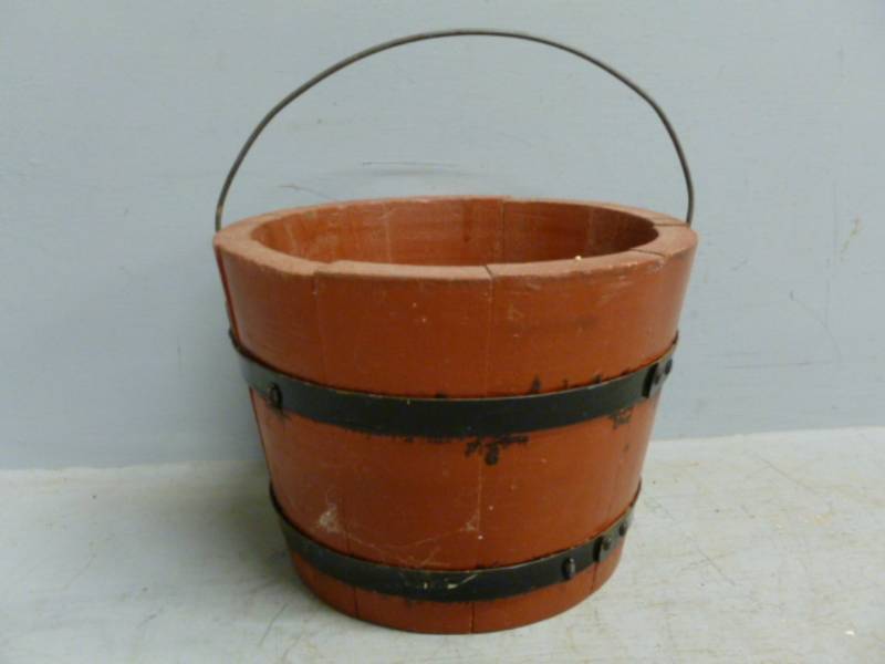 lot 170 image: Vintage Herring Bucket
