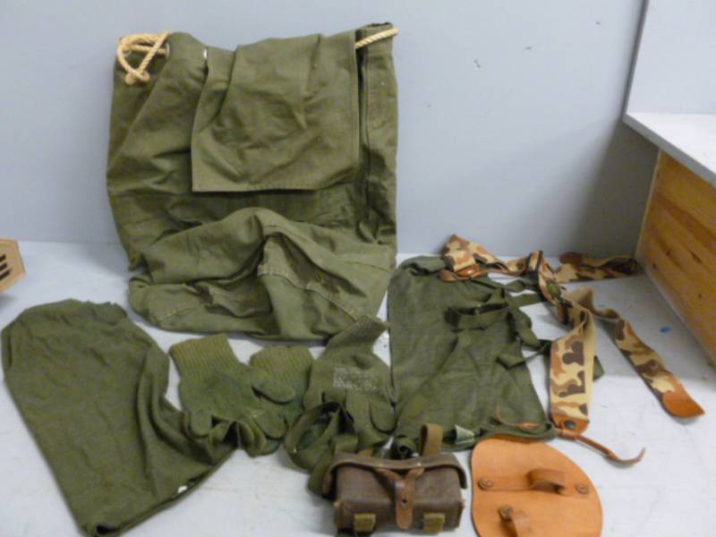 lot 176 image: Vintage Military Items