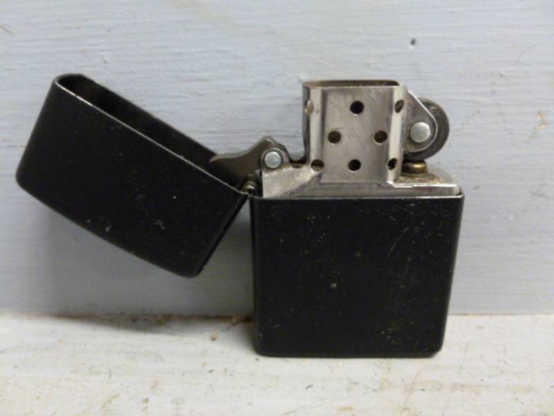 lot 200 image: Zippo Lighter