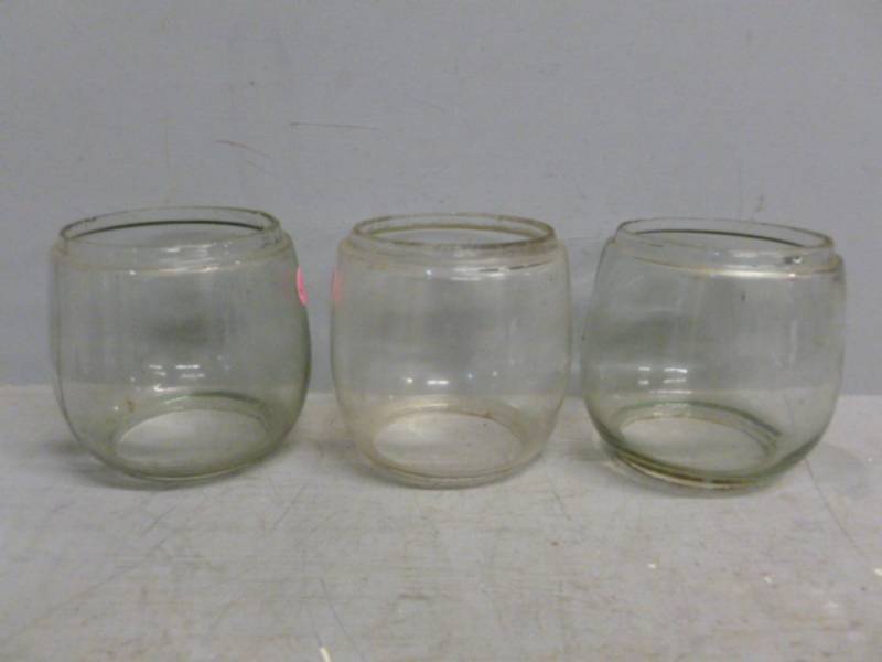 lot 206 image: Vintage Barn Lantern Globes