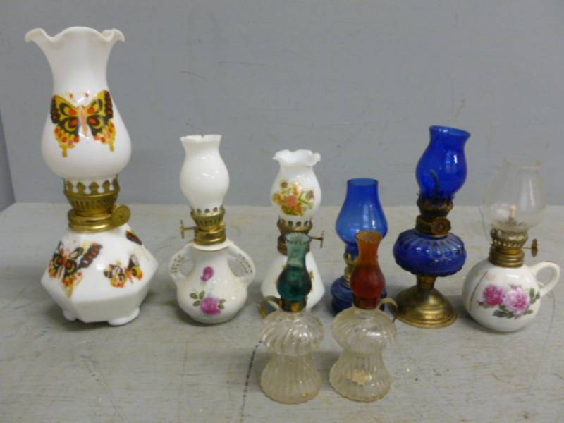 lot 214 image: Vintage Oil Lamps