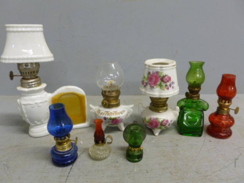 lot 215 image: Vintage Oil Lamps