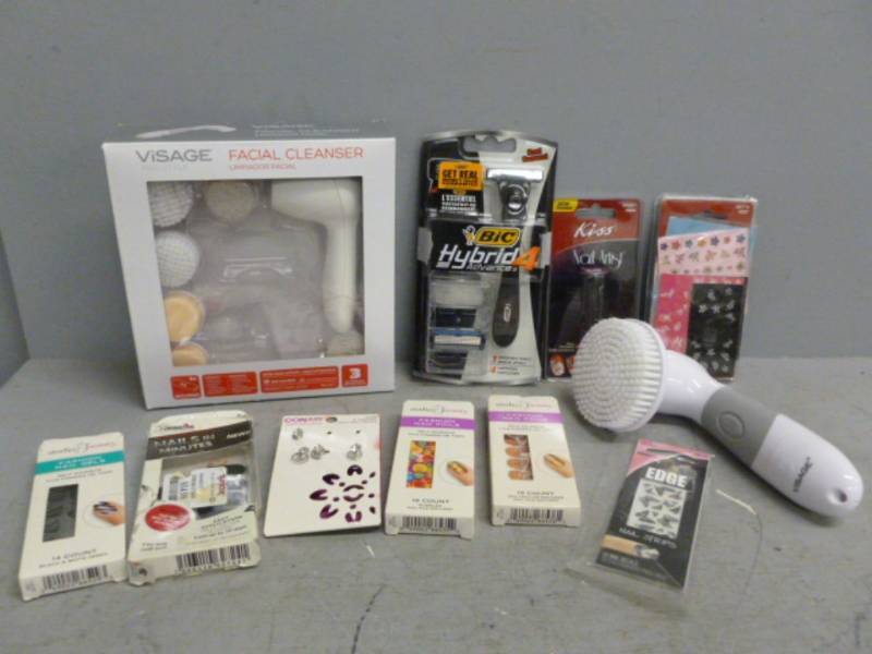 lot 226 image: Grooming Items