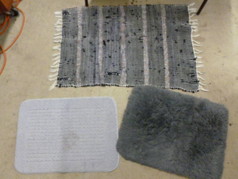 lot 230 image: Bathroom Rugs