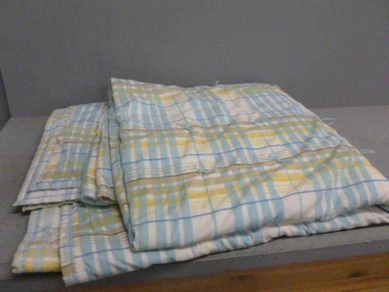 lot 235 image: Quilt Blanket