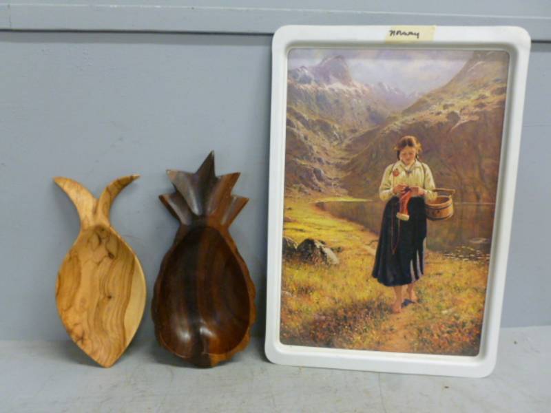 lot 254 image: Vintage Metal Serving Tray