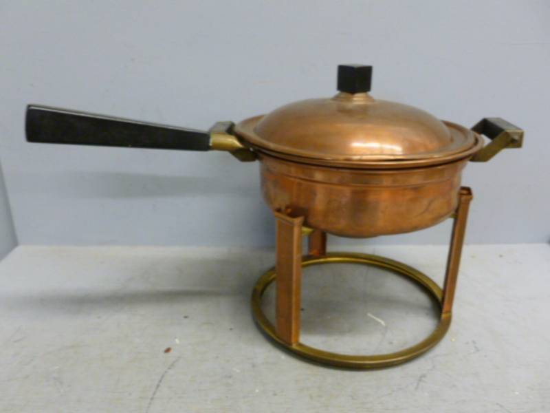 lot 255 image: Vintage Copper Chaffing Dish