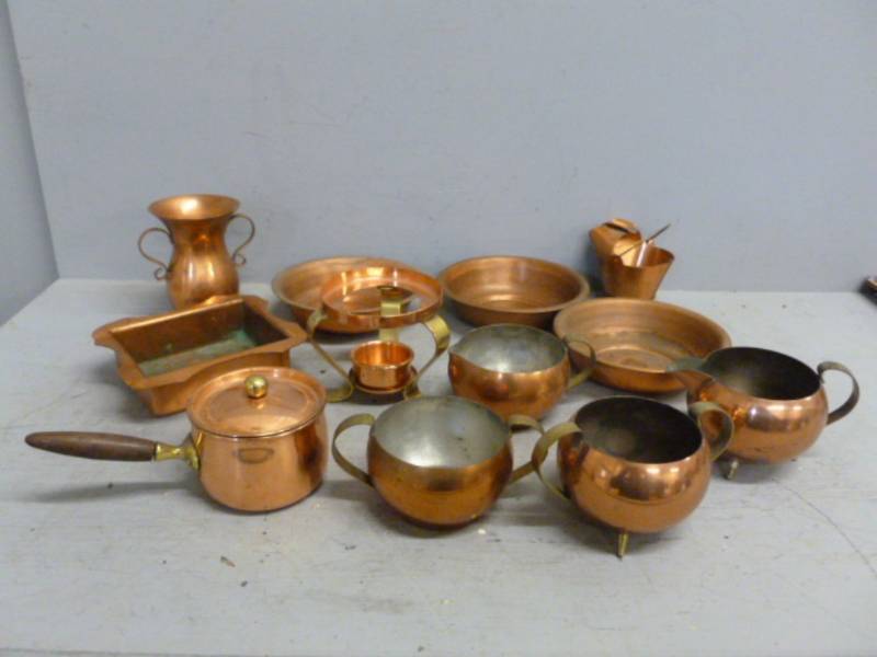 lot 256 image: Vintage Copperware