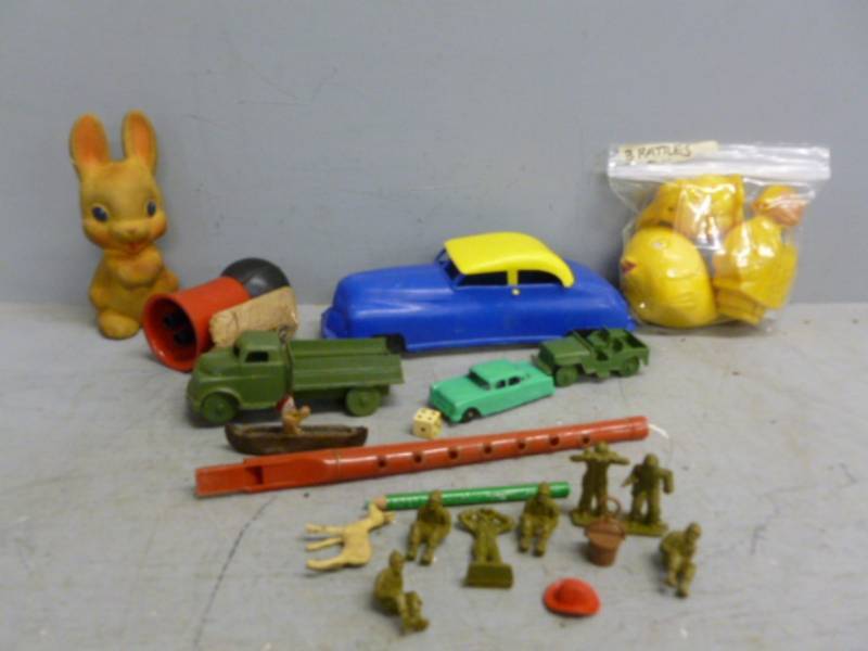 lot 260 image: Vintage Toys