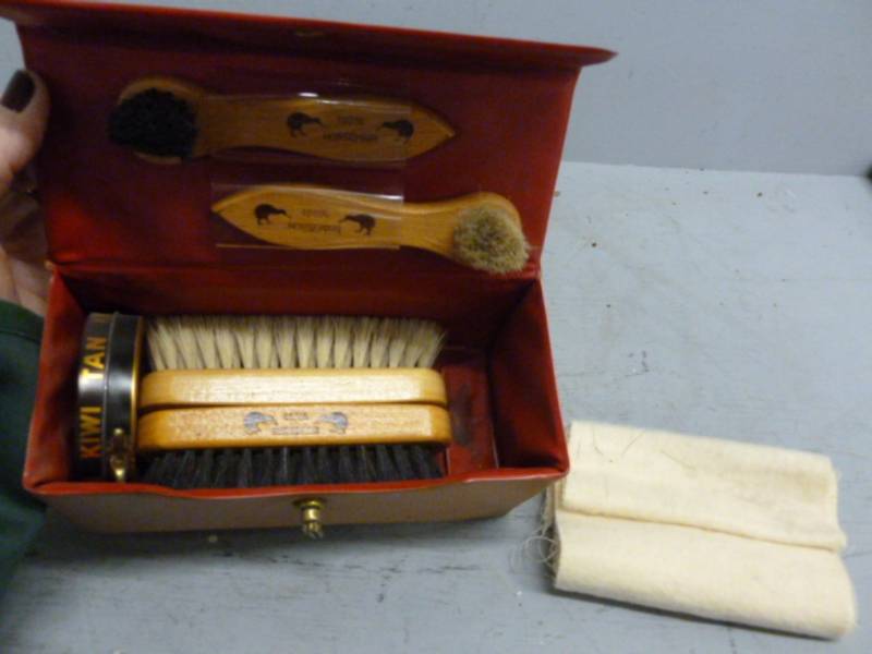 lot 266 image: Vintage Shoe Shine Kit