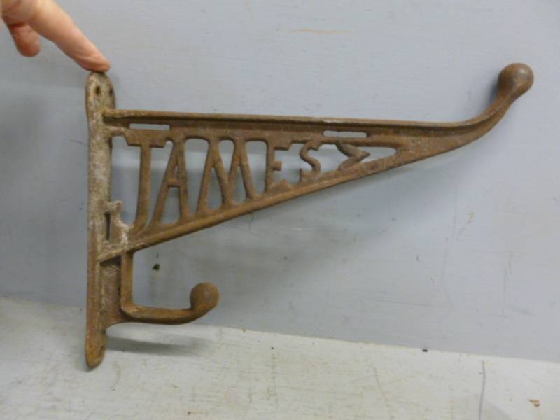 lot 268 image: Antique Cast Iron Coat Hook
