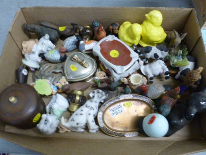 lot 319 image: Figurines