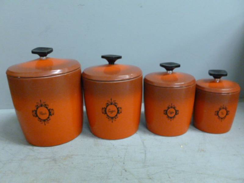 lot 326 image: Vintage Kitchen