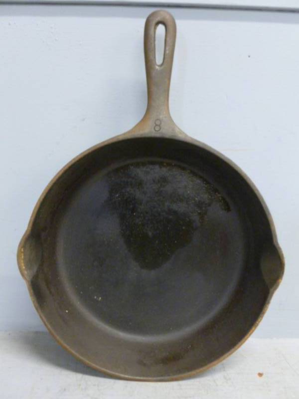 lot 333 image: Cast Iron Pan