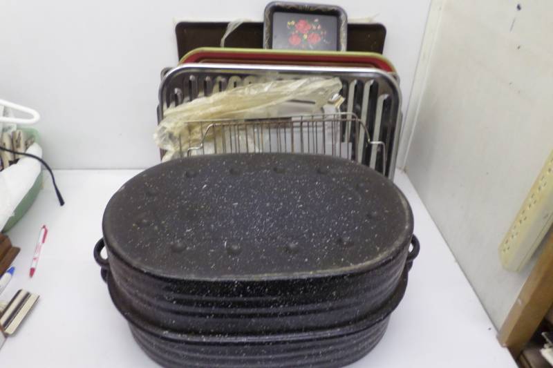 lot 68 image: Cooking Pans and Platers