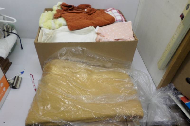lot 71 image: Box Full of Wash Cloths, Towels, and a Drape