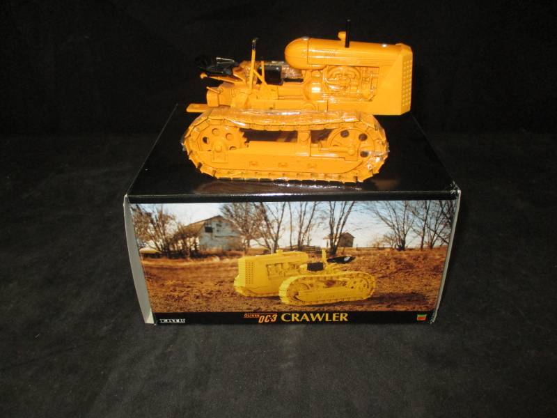 lot 23 image: Oliver OC3 Toy Crawler with Box