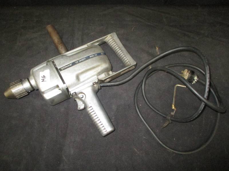 lot 39 image: 12 Electric Drill