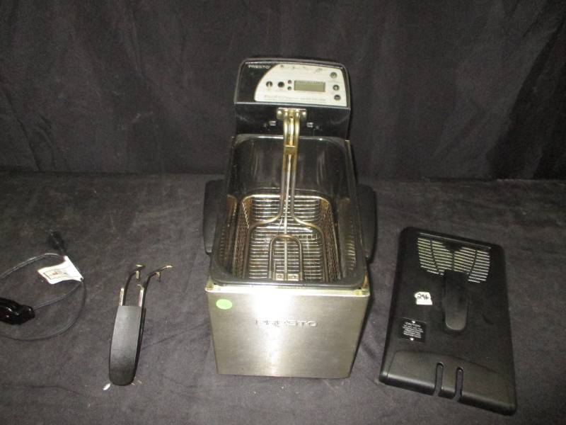 lot 48 image: Presto Deep Fryer