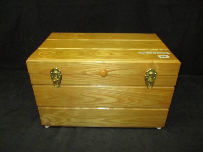 lot 53 image: Wooden Hope Chest 19 12 x 12 x 12 12