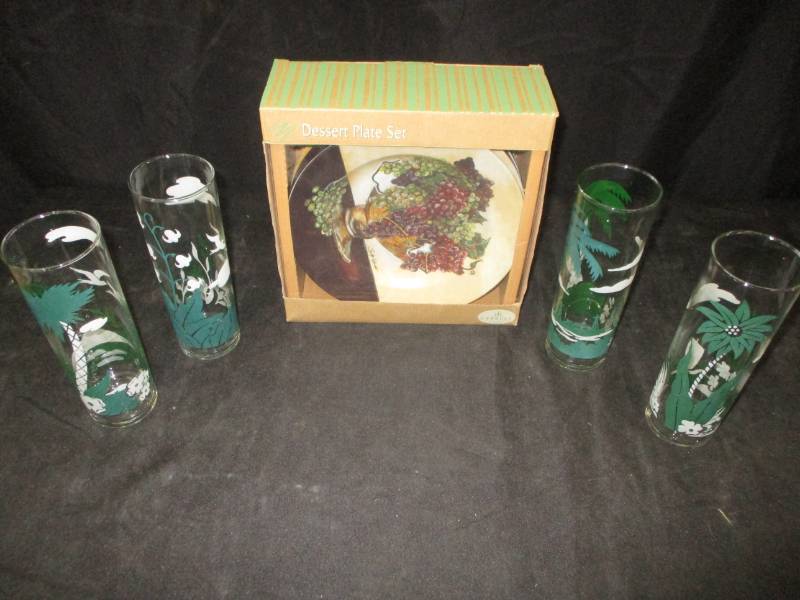 lot 82 image: 4 vintage glasses and dessert plate set