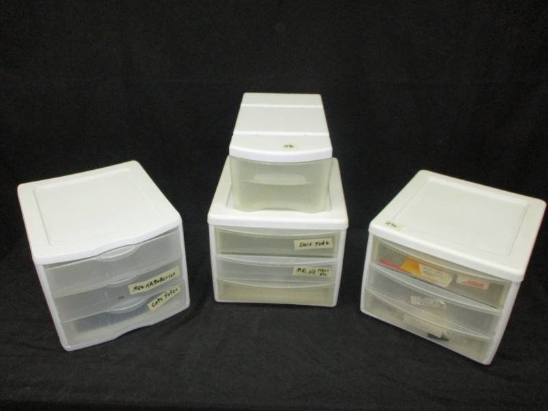lot 87 image: Storage Containers