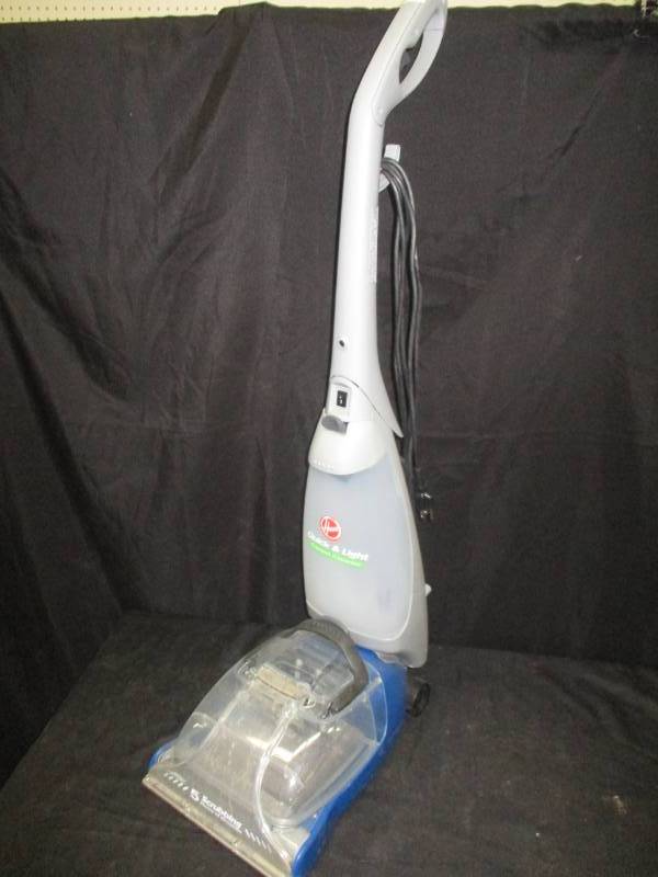 lot 98 image: Carpet Cleaner, Quick and light