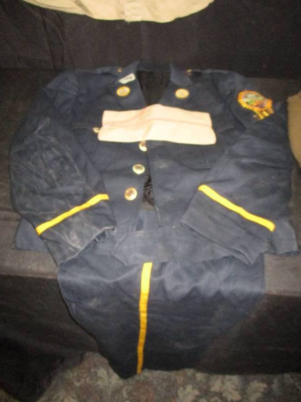 lot 103 image: American Legion coat and military Aparrell