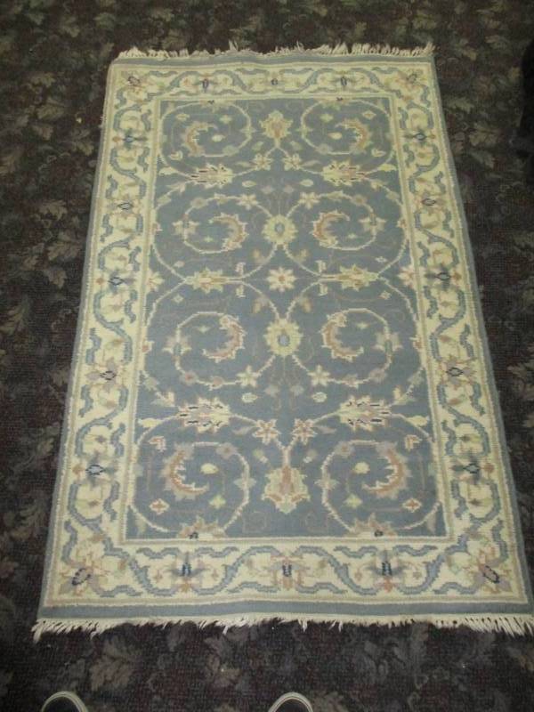 lot 106 image: Area Rug Size in Pictures