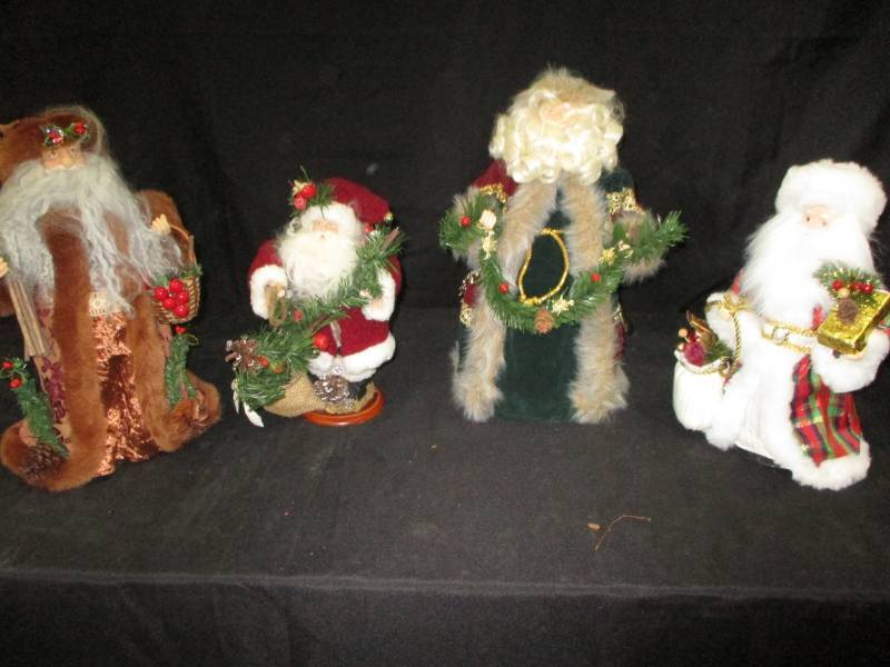 lot 130 image: Santa Tree Toppers