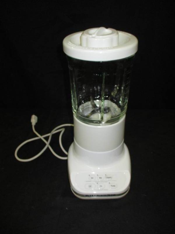 lot 137 image: Very Nice Kitchen Aid Blender