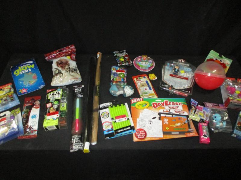 lot 144 image: Childrens small toys, posters and games