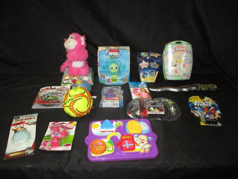 lot 154 image: Kids Toys, Night Lights, plush animals