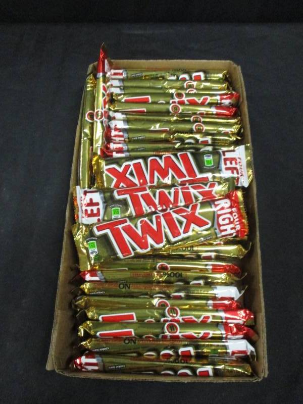 lot 174 image: 30 King Size Trix Bars