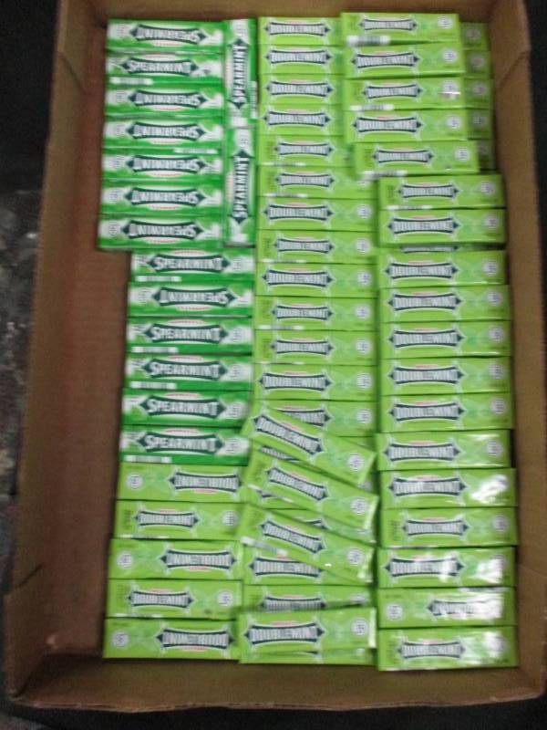 lot 179 image: 80 packs of gum