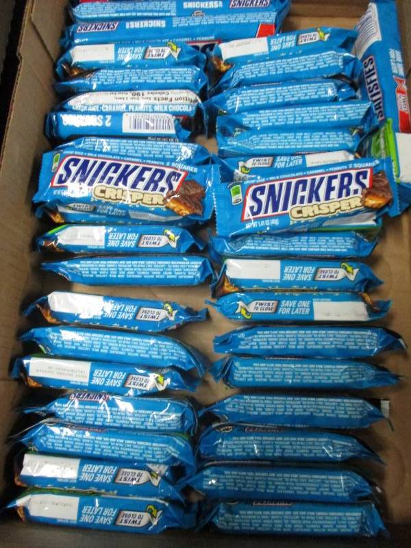 lot 191 image: 39 Snickers Bars