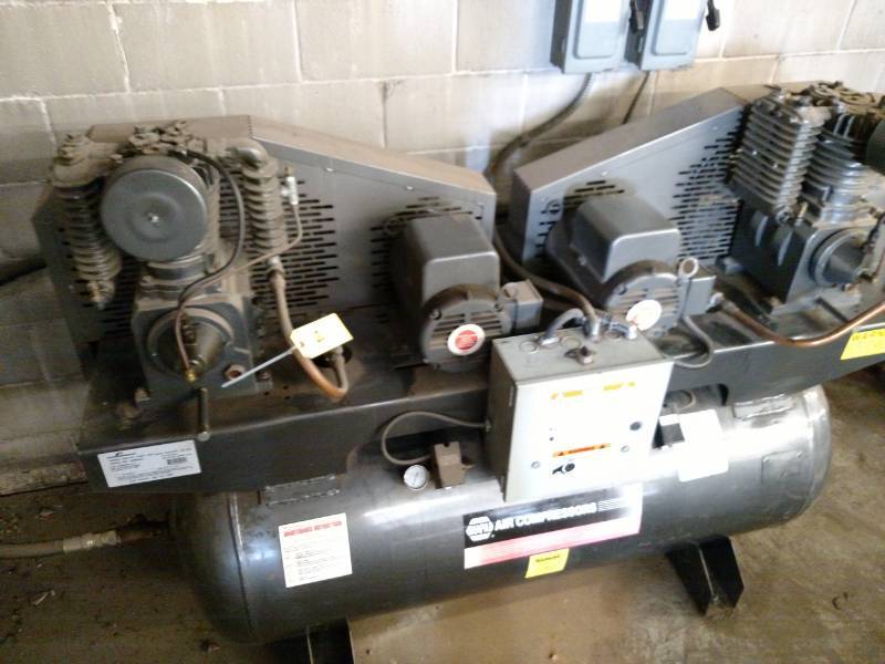lot 2 image: Napa Schrader Bridgeport Model NAC ...