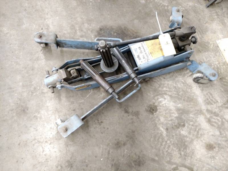 lot 9 image: SPX OTC No. 5018 Clutch Handler...