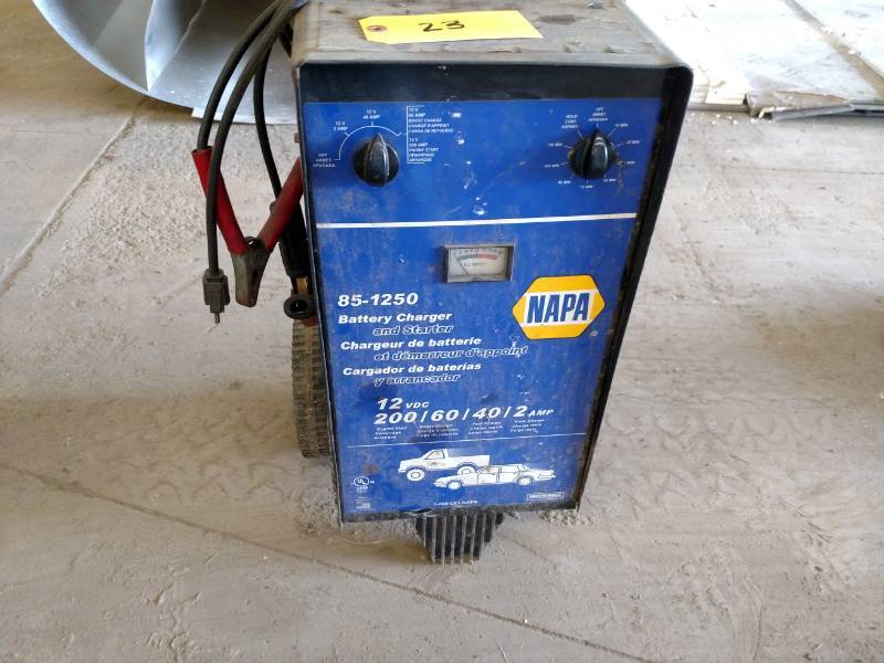 lot 23 image: Napa 85-1250 200 Amp Battery Charge...