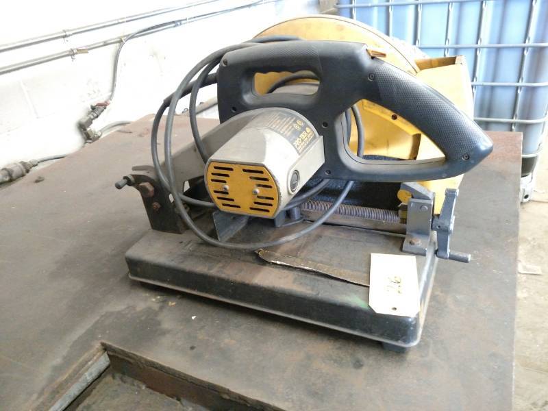 lot 26 image: Protech 14 Abrasive Chop Saw...