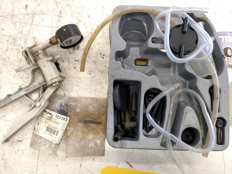 lot 78 image: MityVac Kit...