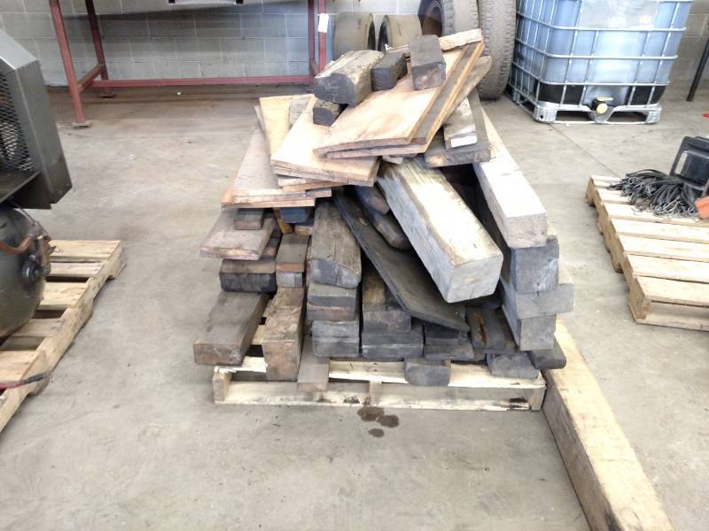 lot 130 image: Asstd Cribbing...