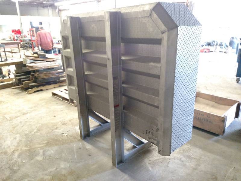 lot 137 image: Road Gear Aluminum Headache Box wit...
