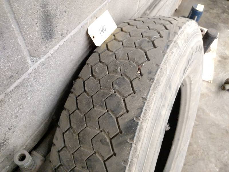 lot 140 image: Michelin 11R22.5 Tire