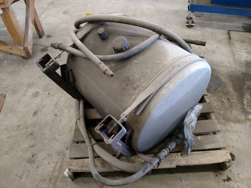lot 153 image: Truck Wet Kit...