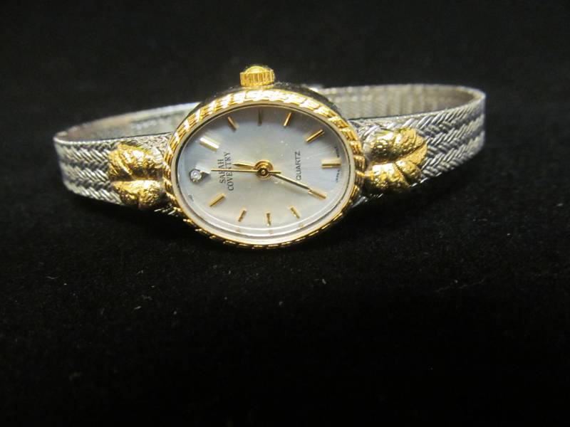 lot 5 image: Jewelry