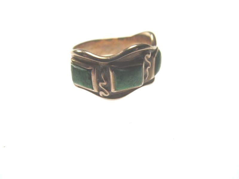 lot 14 image: Jewelry