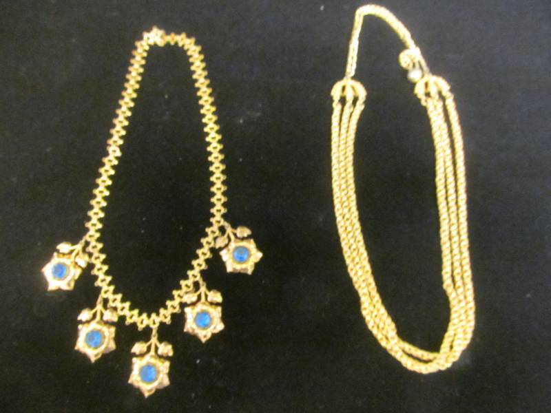 lot 37 image: Jewelry